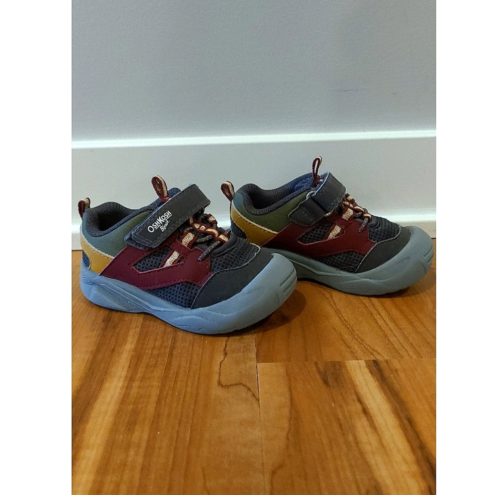 5C Oshkosh Sneakers